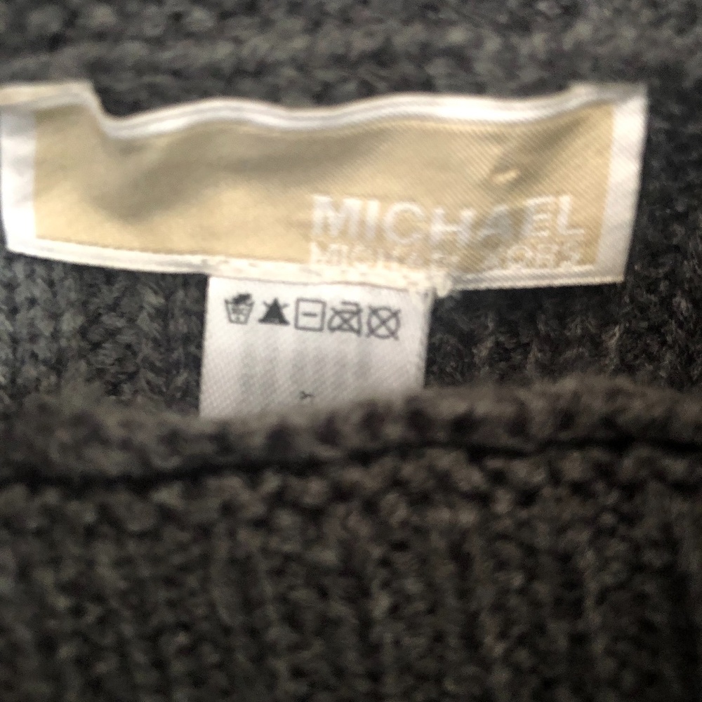 Grey cape